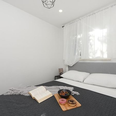 L&R Luxury Apartment- Free Parking Zadar Bagian luar foto