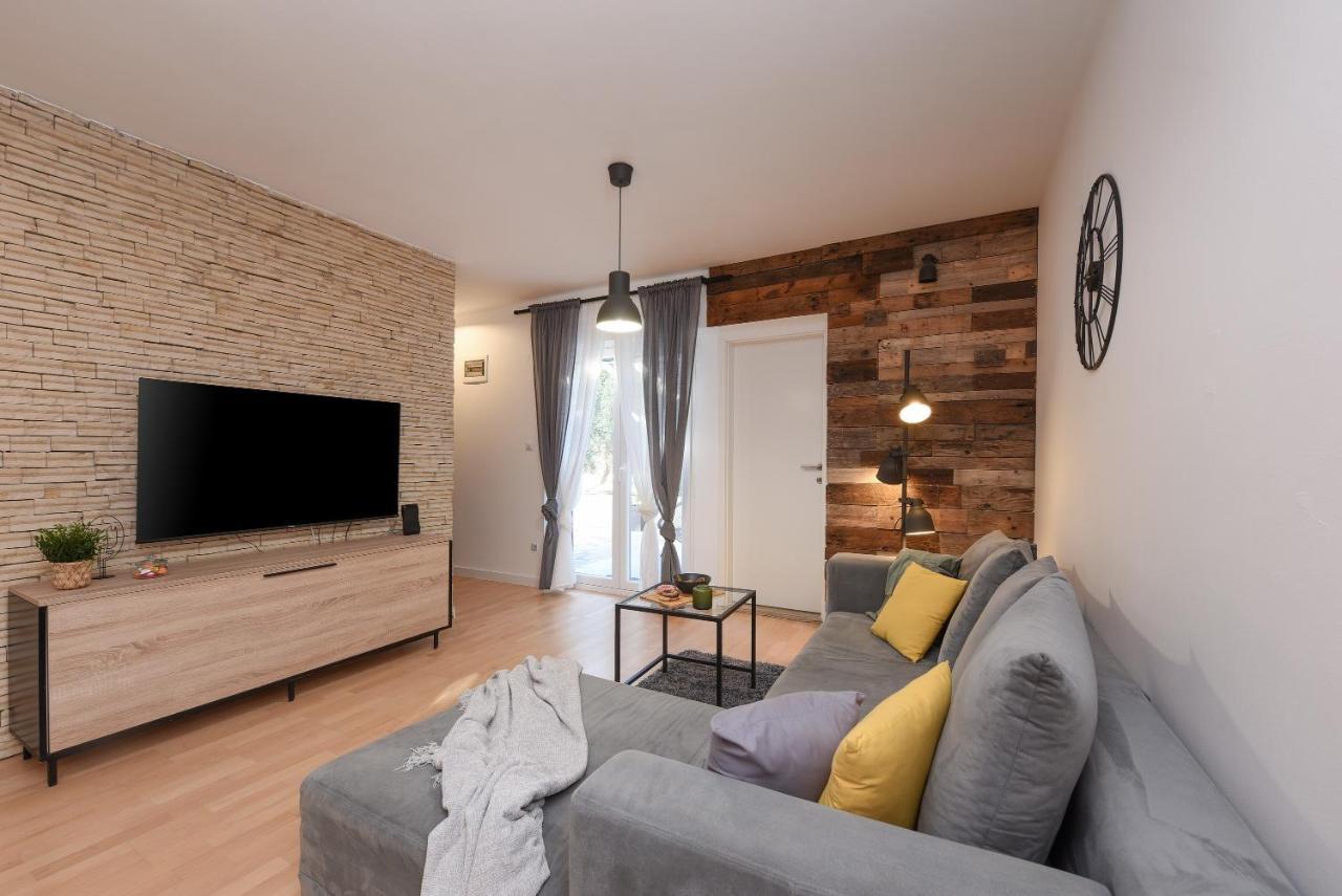 L&R Luxury Apartment- Free Parking Zadar Bagian luar foto