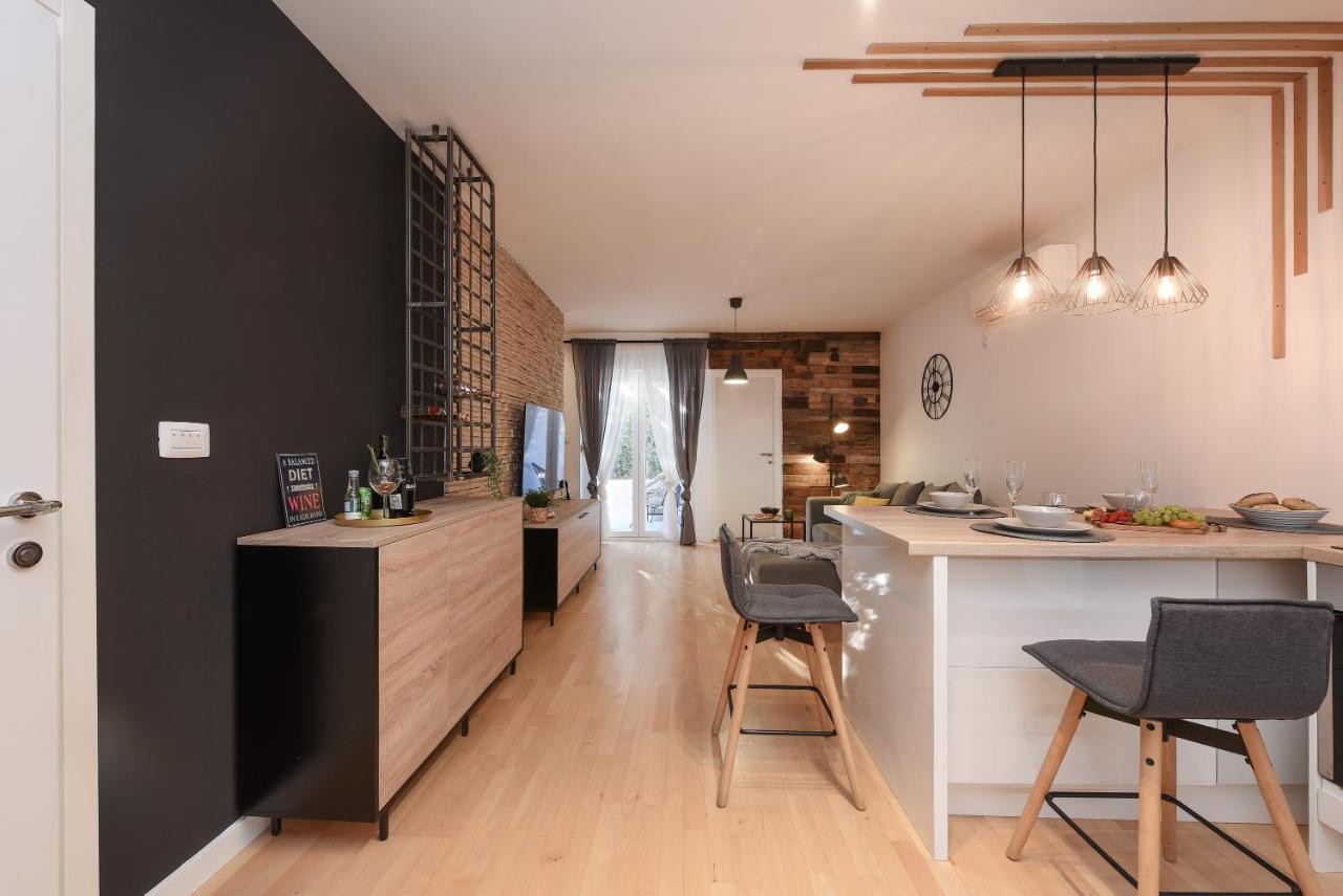 L&R Luxury Apartment- Free Parking Zadar Bagian luar foto