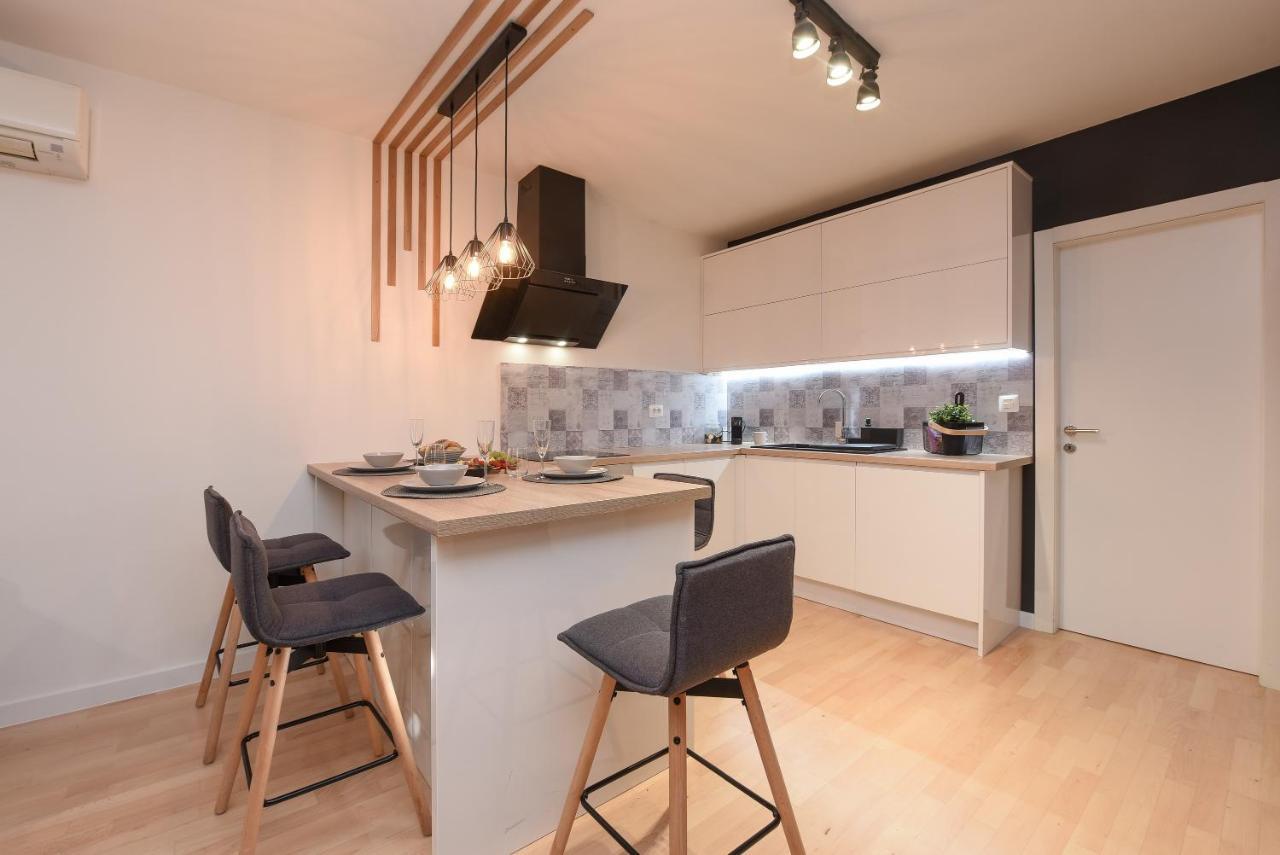 L&R Luxury Apartment- Free Parking Zadar Bagian luar foto