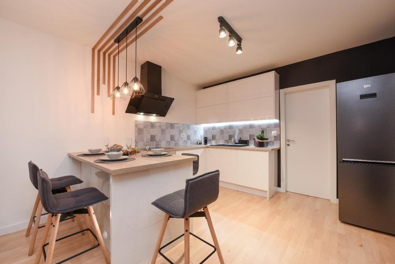 L&R Luxury Apartment- Free Parking Zadar Bagian luar foto